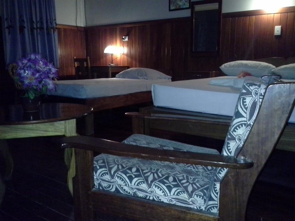 Rekona Lodge Gizo Zimmer foto